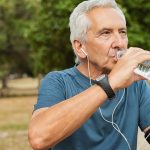 Desidratação em idosos: como evitar?