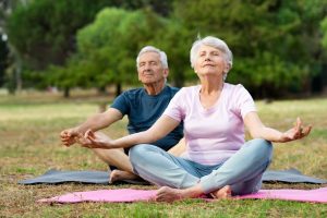 Yoga para idosos: por que praticar?